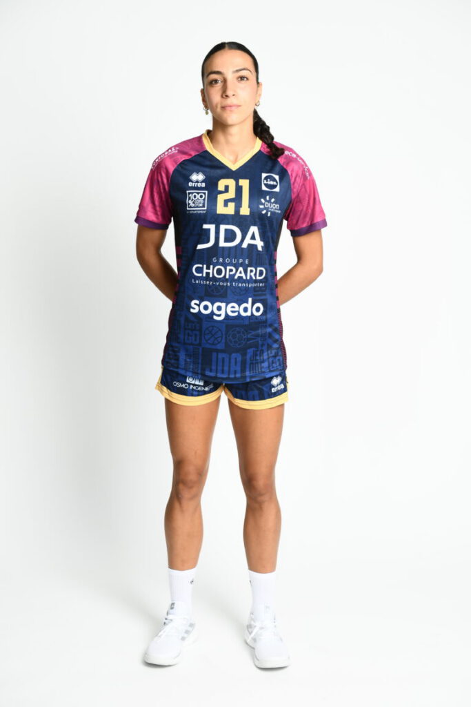 Nina Dury