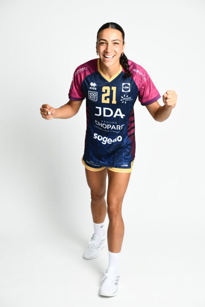 Nina Dury